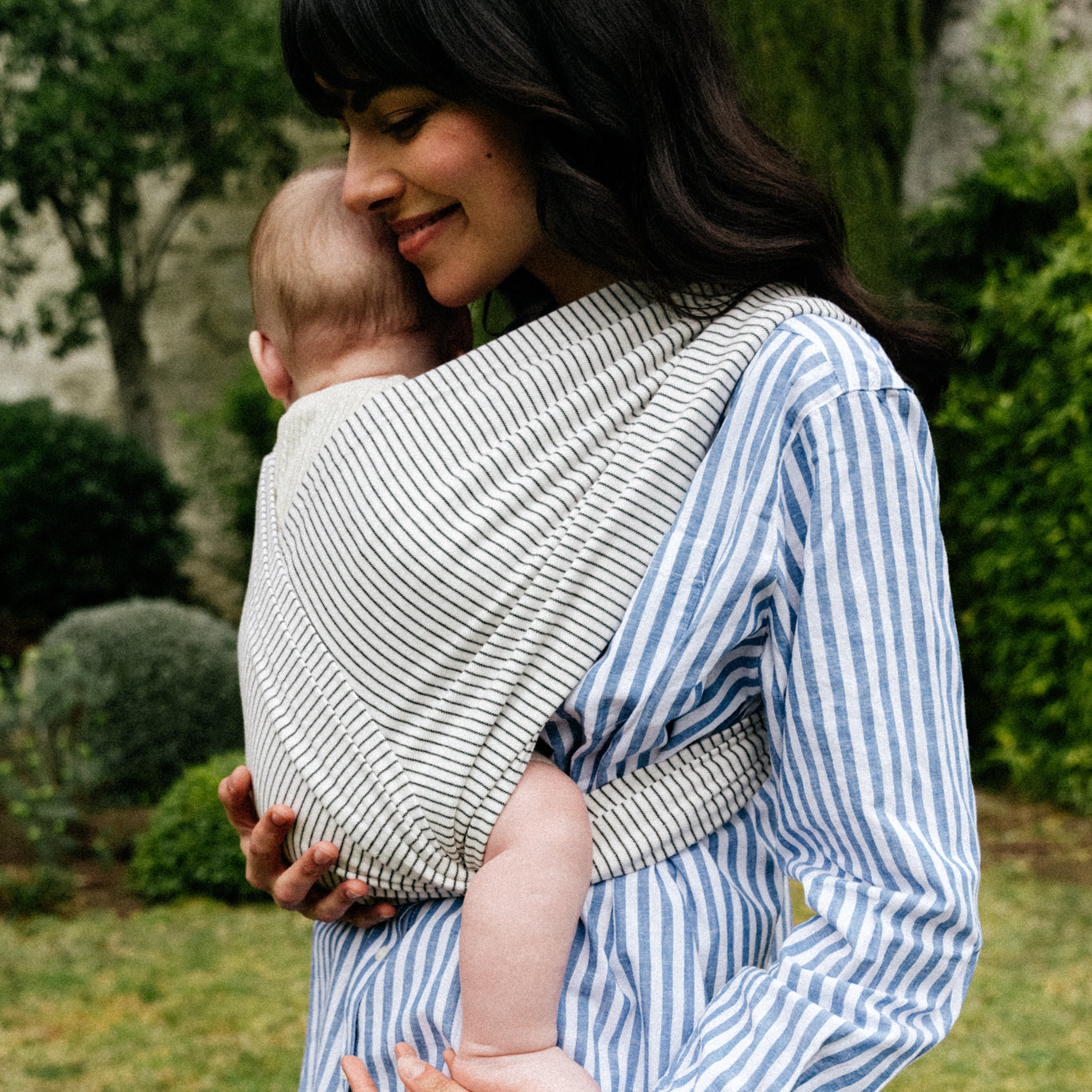 Porte bebe sans noeud ni sangle STRIPES Studio Romeo